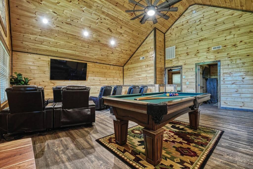 Adventure Retreat/Cabin/Pool+Hot Tub/Game Room+Theater Sevierville Buitenkant foto