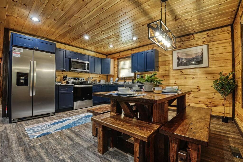 Adventure Retreat/Cabin/Pool+Hot Tub/Game Room+Theater Sevierville Buitenkant foto