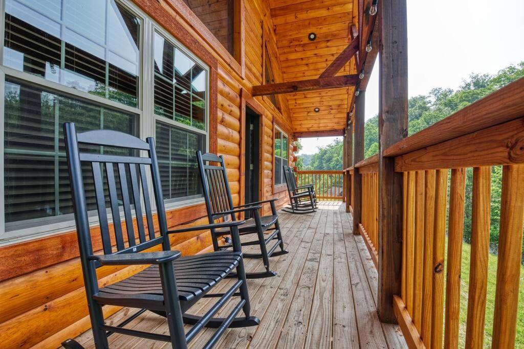 Adventure Retreat/Cabin/Pool+Hot Tub/Game Room+Theater Sevierville Buitenkant foto
