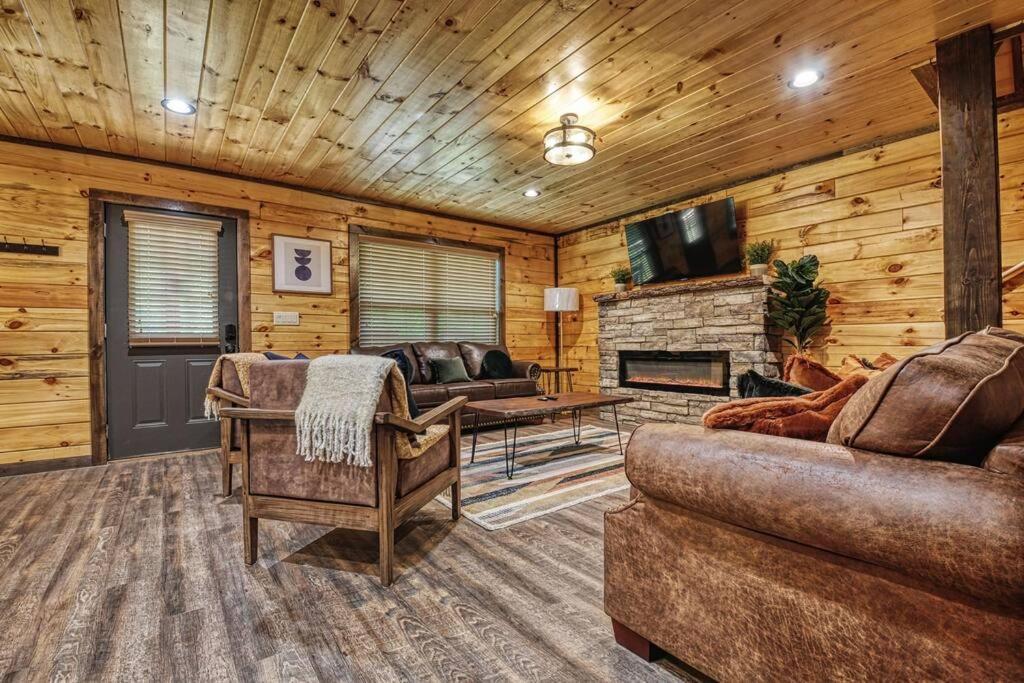 Adventure Retreat/Cabin/Pool+Hot Tub/Game Room+Theater Sevierville Buitenkant foto