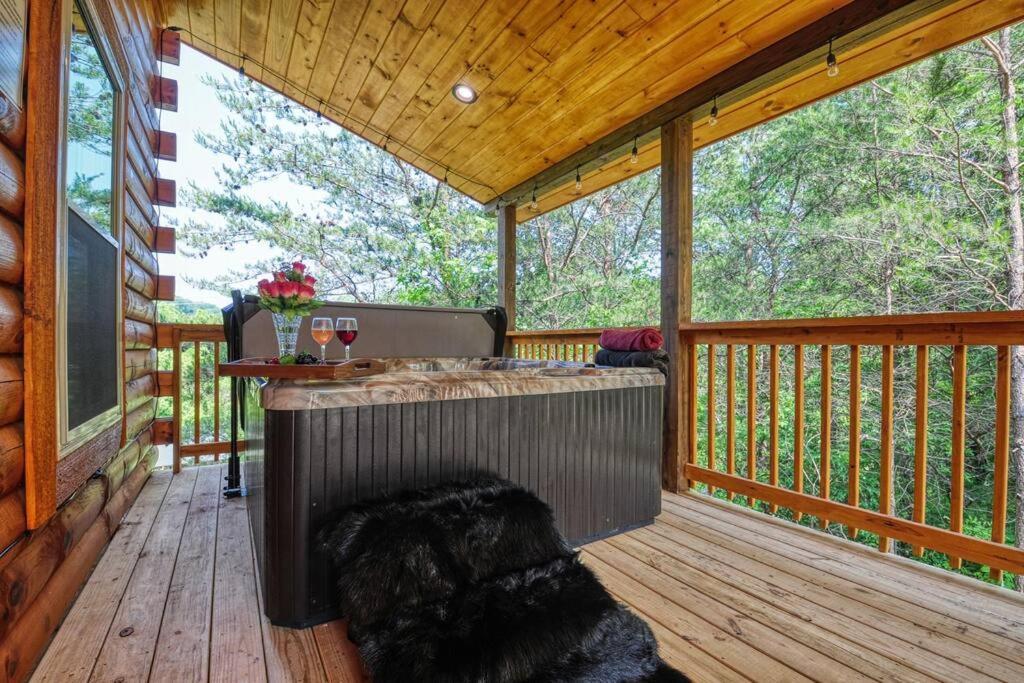 Adventure Retreat/Cabin/Pool+Hot Tub/Game Room+Theater Sevierville Buitenkant foto