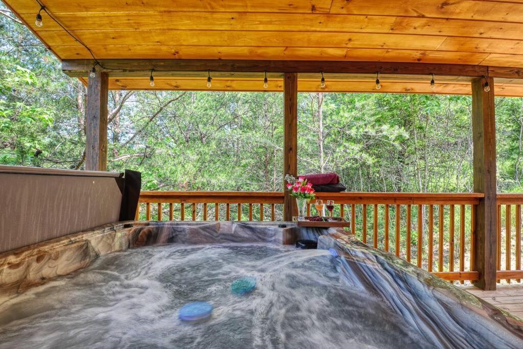 Adventure Retreat/Cabin/Pool+Hot Tub/Game Room+Theater Sevierville Buitenkant foto