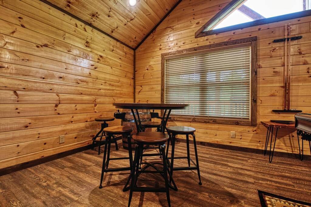 Adventure Retreat/Cabin/Pool+Hot Tub/Game Room+Theater Sevierville Buitenkant foto